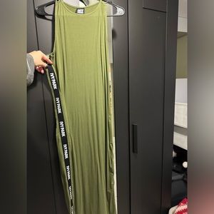 Ivy Park dress olive green never worn size small